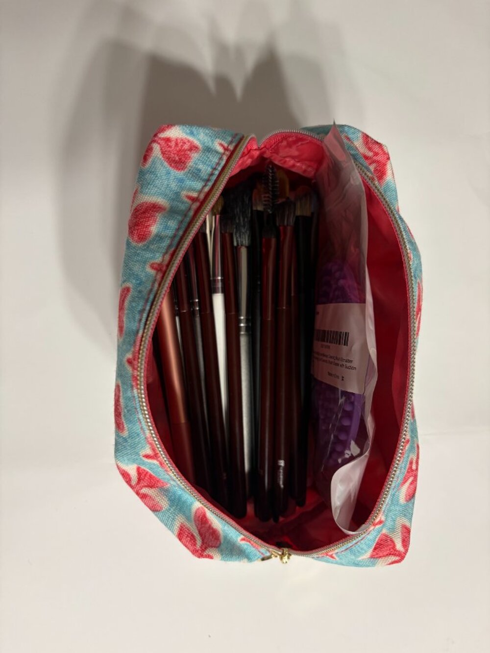 LOT: Makeup Brushes (31) with Estee Lauder Cosmetic Bag and Brush Cleaning Pad - Picture 13 of 14